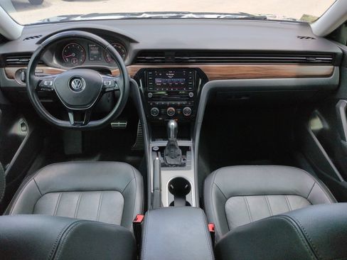 Used 2020 Volkswagen Passat 2.0T SEL FWD image 15