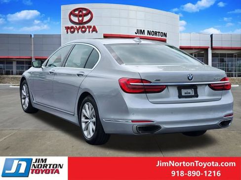 Used 2017 BMW 740i xDrive AWD/4WD image 7