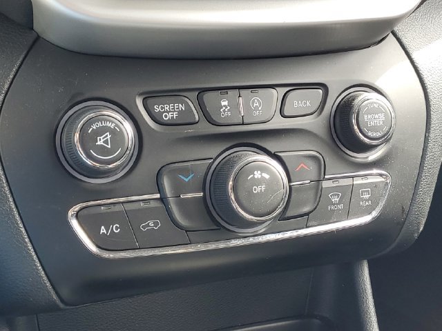 Used 2016 Jeep Cherokee Trailhawk w/ Cold Weather Group AWD/4WD image 24