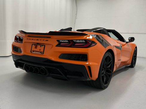 Used 2023 Chevrolet Corvette Z06 RWD image 6