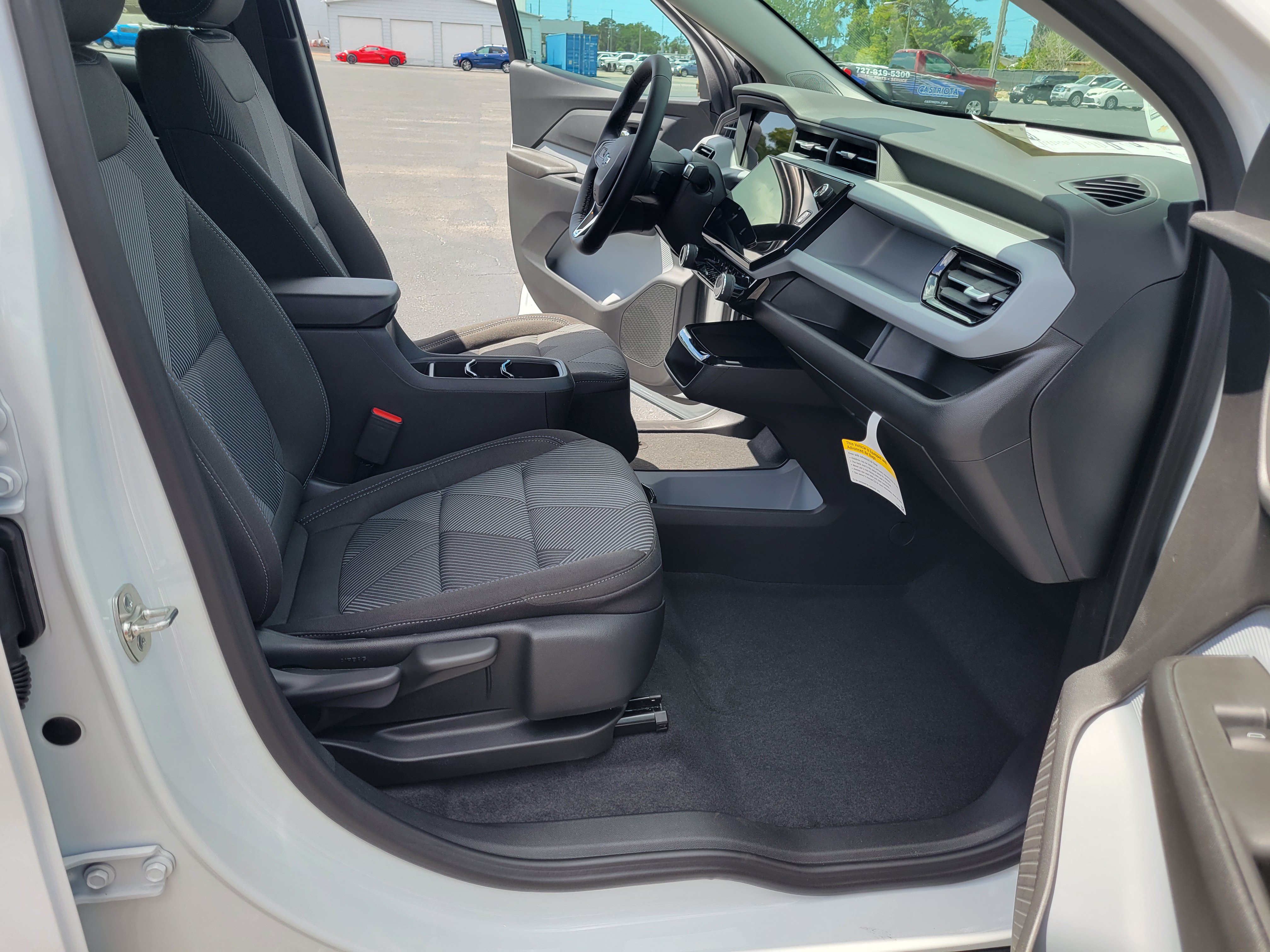 New 2027 Chevrolet Bolt LT w/ Comfort Package FWD image 29