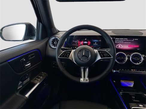 New 2025 Mercedes-Benz GLB 250 GLB 250 image 5