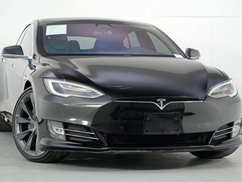 Used 2019 Tesla Model S 100D image 4