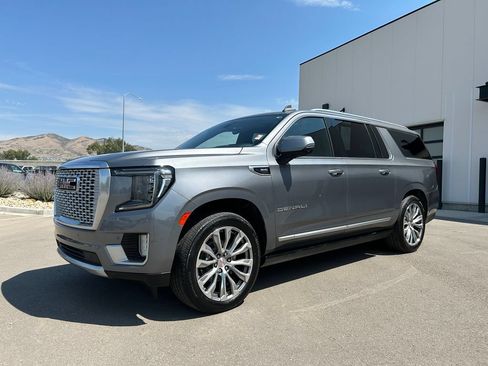 Used 2021 GMC Yukon XL Denali w/ Denali Ultimate Package AWD/4WD image 2