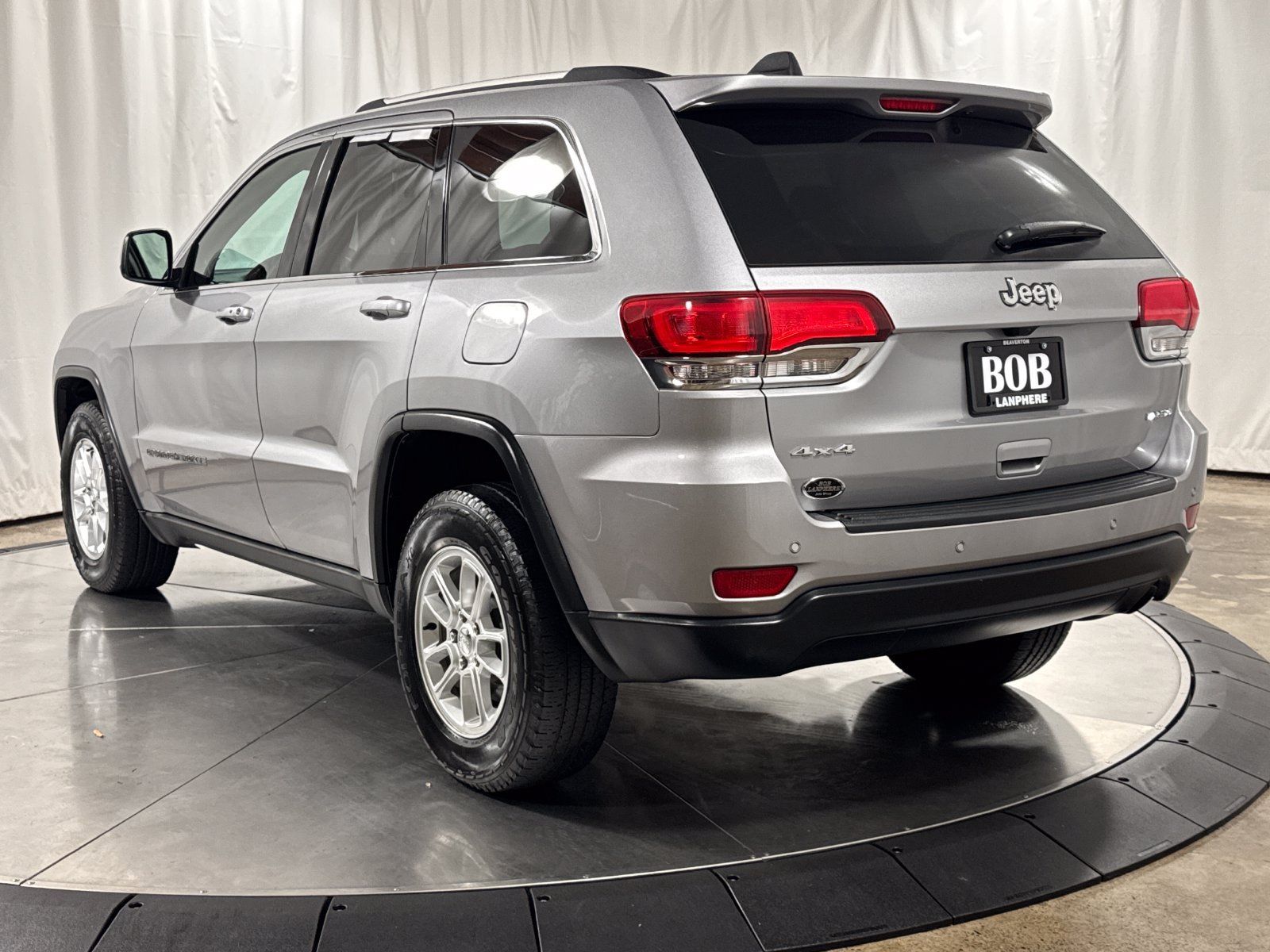 Used 2020 Jeep Grand Cherokee Laredo AWD/4WD image 9
