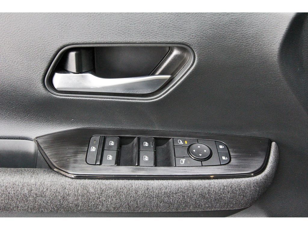 Used 2026 Nissan Kicks SV FWD image 21