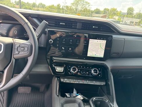 New 2026 GMC Sierra 2500 AT4 w/ AT4 Premium Plus Package AWD/4WD image 20