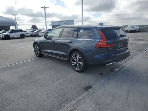 New 2026 Volvo V60 B5 Cross Country Plus w/ Protection Package Premier image 4