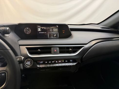 Used 2022 Lexus UX 200 w/ Accessory Package (Z2) image 13