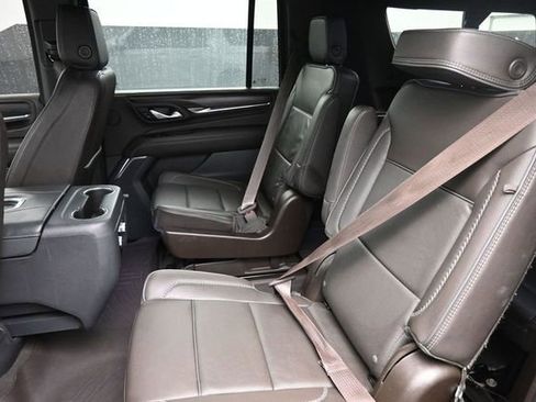 Used 2023 GMC Yukon XL Denali AWD/4WD image 18