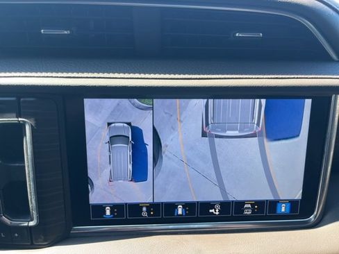 Used 2021 GMC Yukon XL Denali w/ Denali Premium Package image 26