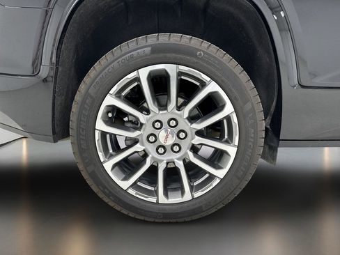 Used 2023 GMC Acadia Denali w/ Denali Ultimate Package FWD image 9