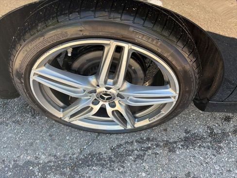 Used 2018 Mercedes-Benz E 300 4MATIC image 7