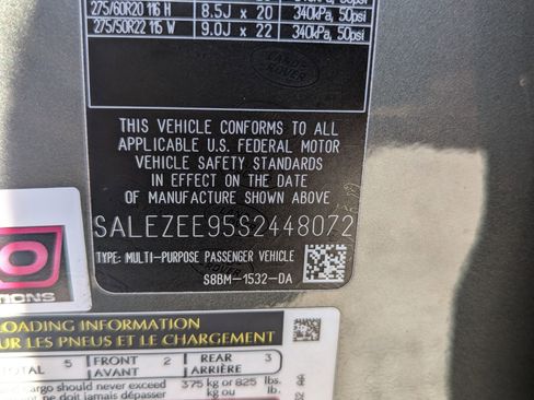 Certified 2025 Land Rover Defender 110 image 20