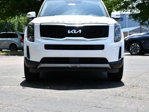 Used 2022 Kia Telluride S AWD/4WD image 2