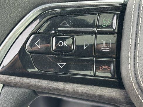 Certified 2023 Jeep Grand Cherokee Overland image 17