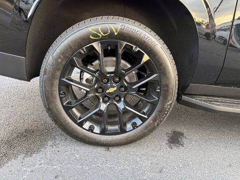 New 2026 Chevrolet Suburban RST image 30