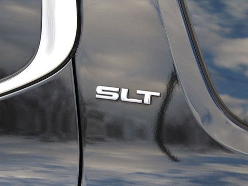 Used 2017 GMC Acadia SLT image 38