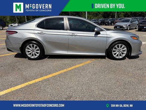 Used 2018 Toyota Camry LE FWD image 6