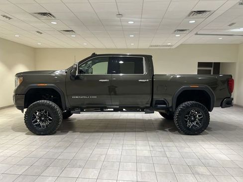 Used 2023 GMC Sierra 2500 Denali w/ Technology Package image 2