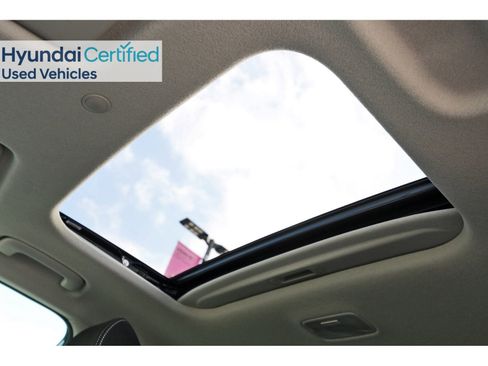 Certified 2025 Hyundai Venue SEL FWD image 31