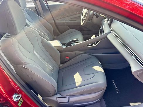 Certified 2025 Hyundai Elantra Sport image 25