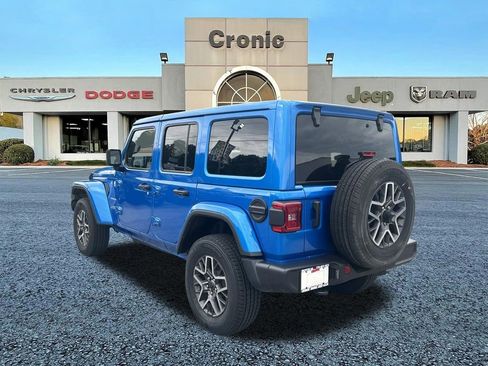 Used 2024 Jeep Wrangler Unlimited Sahara w/ Technology Group AWD/4WD image 5