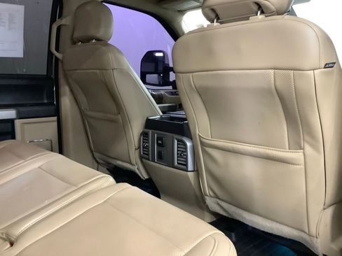 Used 2017 Ford F250 Lariat w/ Lariat Ultimate Package image 32