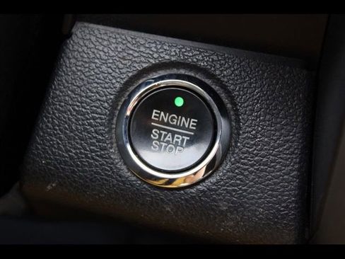 Used 2015 Ford F150 Platinum w/ Equipment Group 701A Luxury AWD/4WD image 34