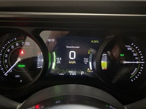 Used 2025 Jeep Wrangler Unlimited Sahara w/ Safety Group AWD/4WD image 10