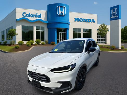 Used 2023 Honda HR-V Sport image 2