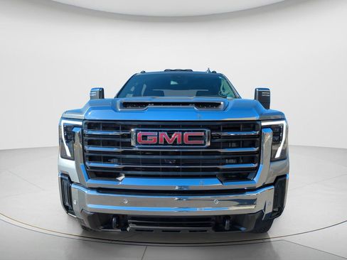 Used 2025 GMC Sierra 3500 SLT w/ SLT Premium Package image 8