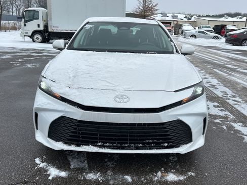 Used 2025 Toyota Camry LE image 16