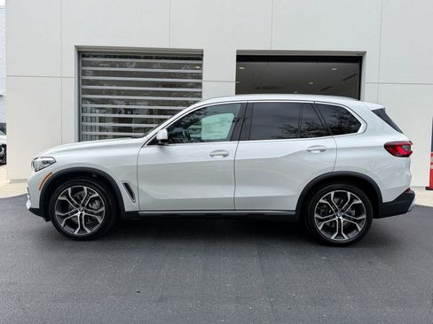 Used 2022 BMW X5 xDrive40i w/ Premium Package image 2