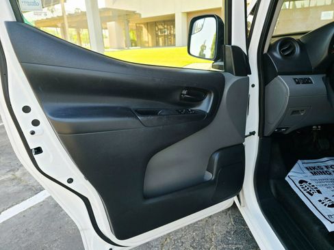 Used 2016 Nissan NV200 SV w/ Back Door Glass Package FWD image 11