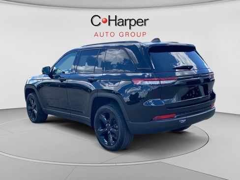Used 2023 Jeep Grand Cherokee Limited w/ Black Appearance Package AWD/4WD image 5