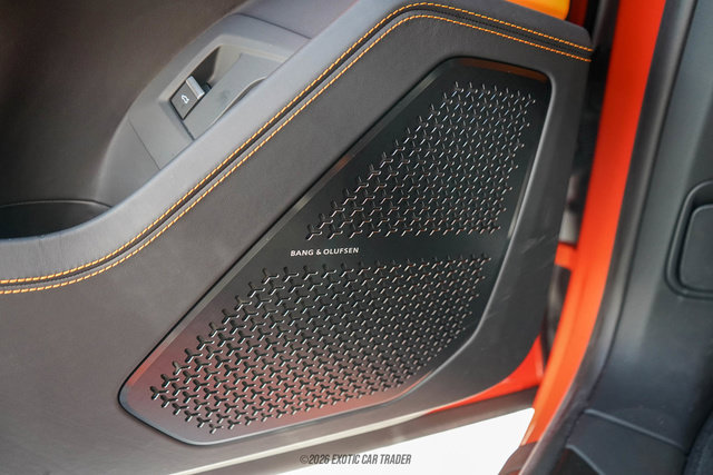 Used 2024 Lamborghini Urus S AWD/4WD image 23