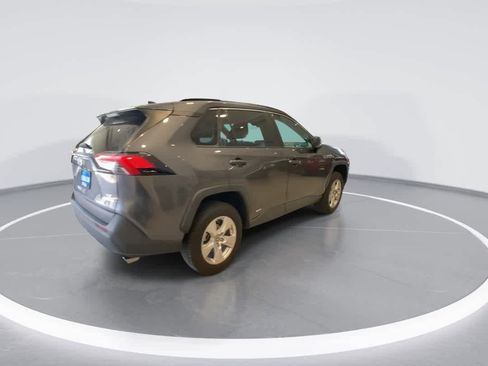 Used 2021 Toyota RAV4 LE AWD/4WD image 8
