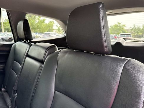 Used 2019 Honda Pilot Touring image 14