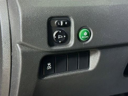 Used 2017 Honda Pilot EX-L image 10