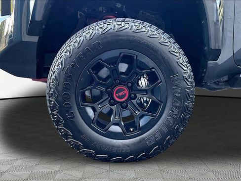 Certified 2025 Toyota Tacoma TRD Pro AWD/4WD image 11