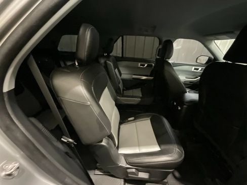 Used 2024 Ford Explorer XLT w/ Equipment Group 202A RWD image 16