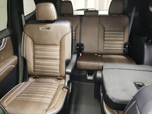 New 2026 GMC Acadia Denali Ultimate w/ LPO, Floor Liner Package image 29