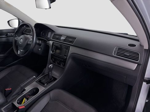 Used 2015 Volkswagen Passat 1.8T SE image 29