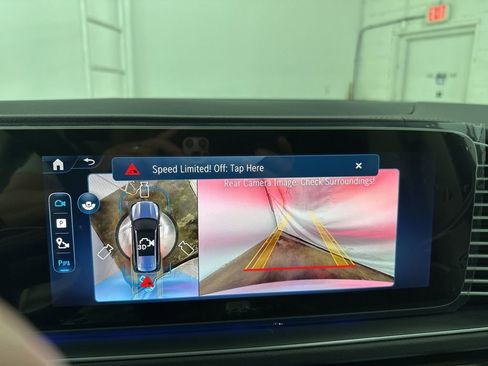 Used 2025 Mercedes-Benz GLS 450 4MATIC image 14