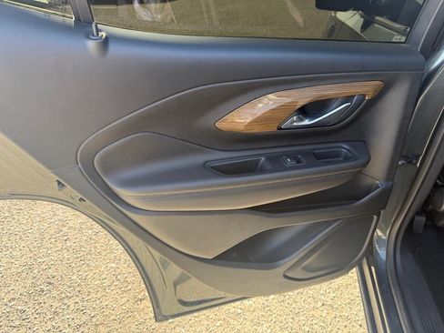 Used 2020 GMC Terrain SLE FWD image 21