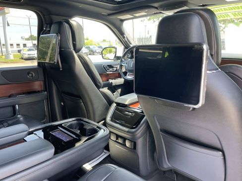 Used 2022 Lincoln Navigator L Reserve w/ Monochromatic Package RWD image 14