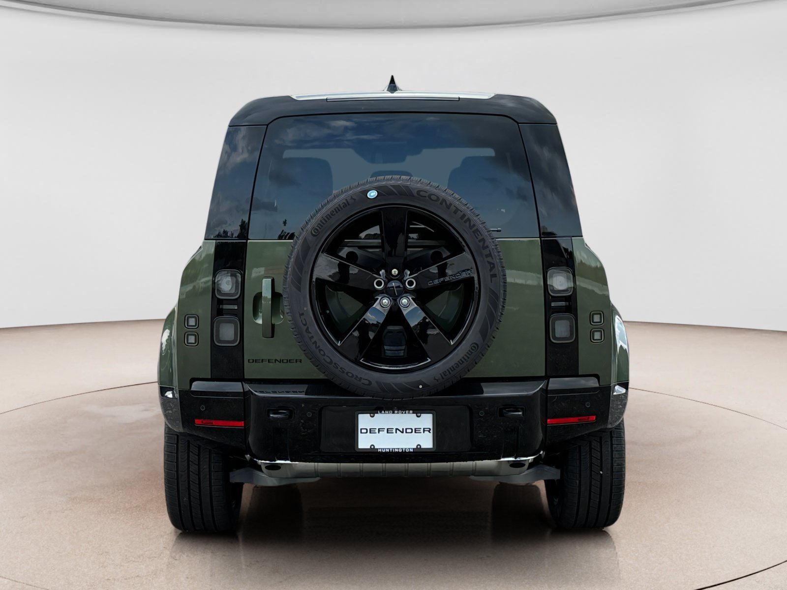 New 2026 Land Rover Defender 110 X-Dynamic SE AWD/4WD image 4