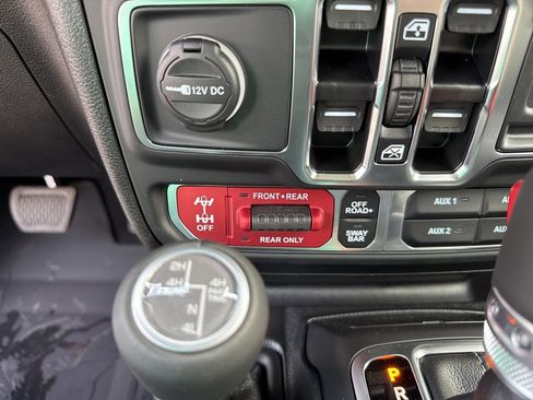 New 2025 Jeep Gladiator Rubicon image 45