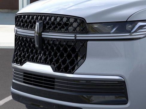 New 2025 Lincoln Navigator Reserve w/ Jet Appearance Package image 17